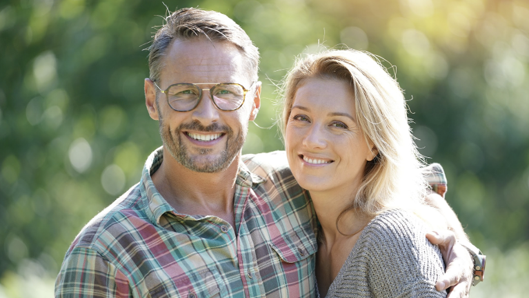 A young couple with dentures in Birmingham, AL